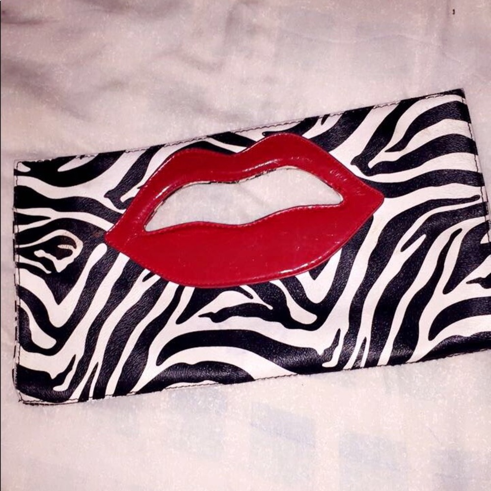Zebra Lip Clutch